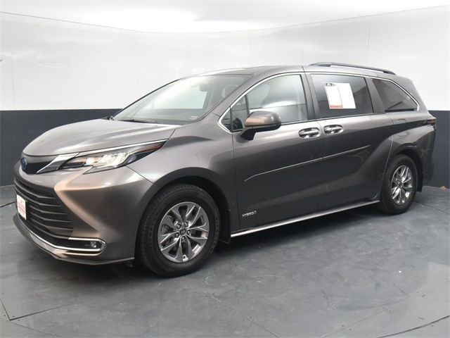 2021 Toyota Sienna XLE