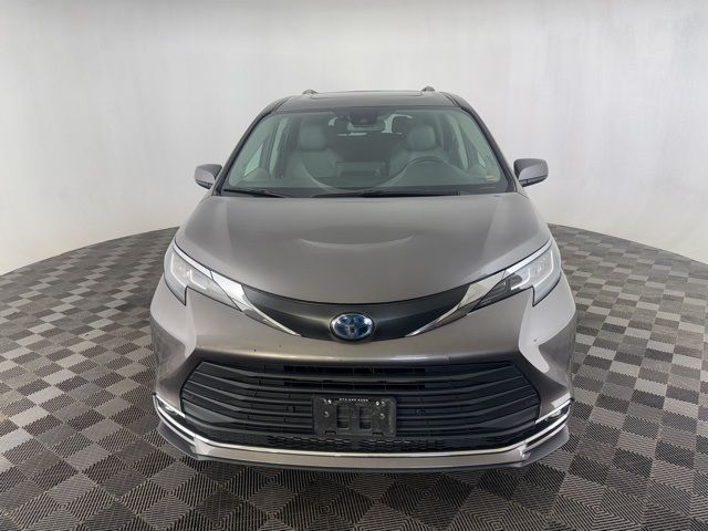 2021 Toyota Sienna XLE