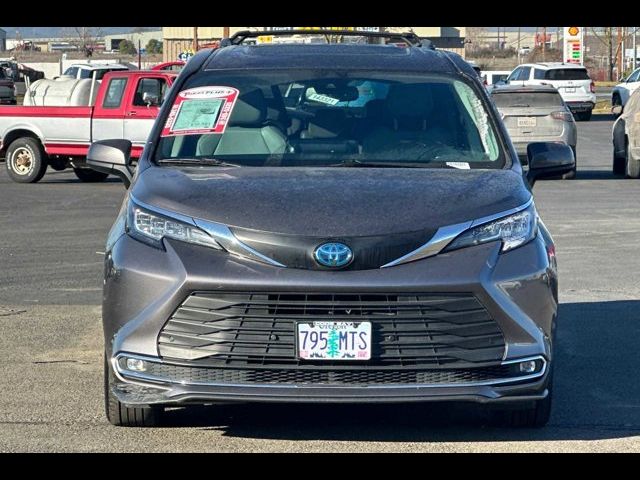 2021 Toyota Sienna XLE