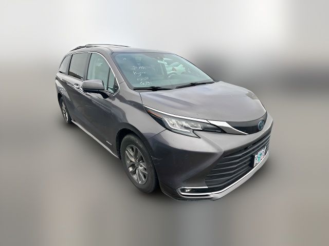 2021 Toyota Sienna XLE