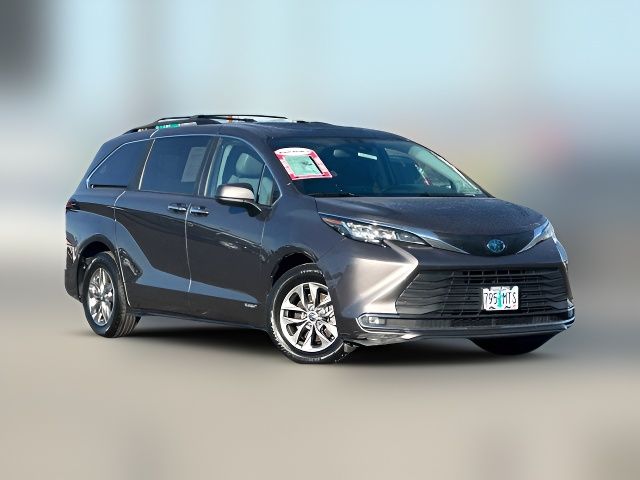 2021 Toyota Sienna XLE