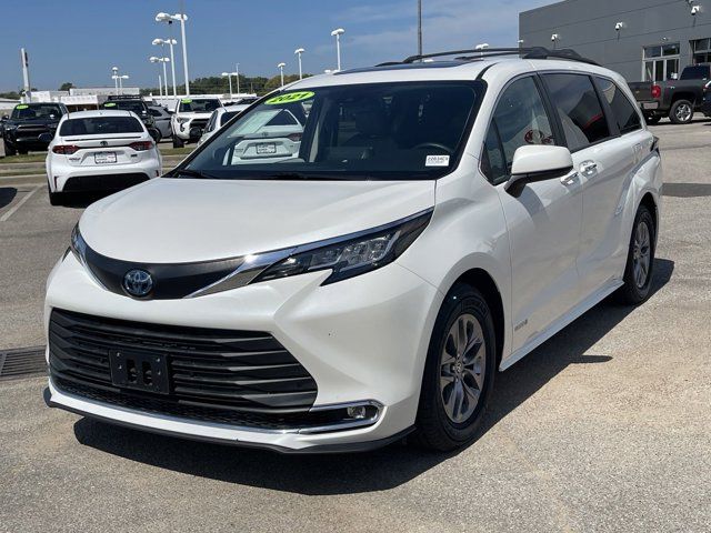 2021 Toyota Sienna XLE