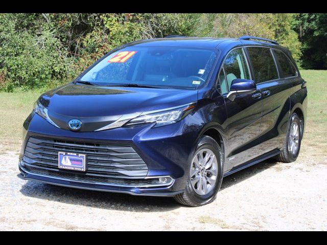 2021 Toyota Sienna XLE