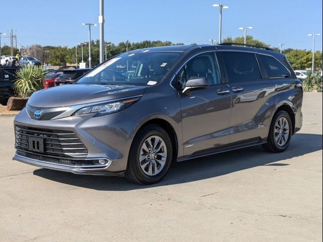 2021 Toyota Sienna XLE