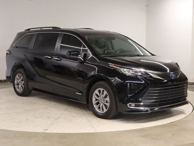 2021 Toyota Sienna XLE