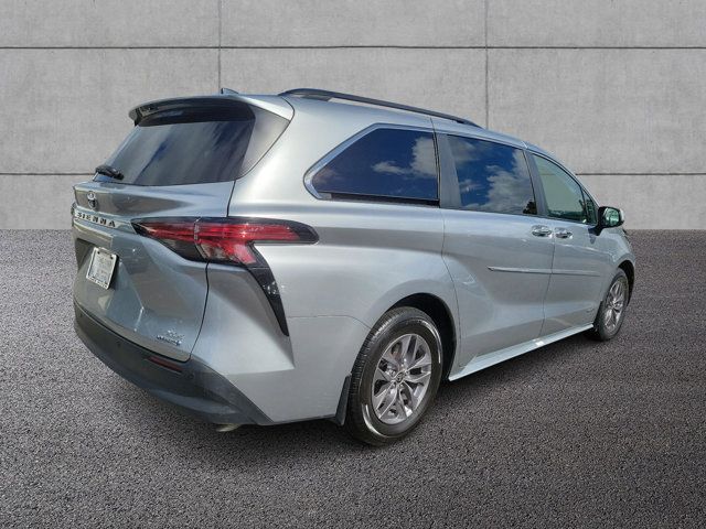 2021 Toyota Sienna XLE