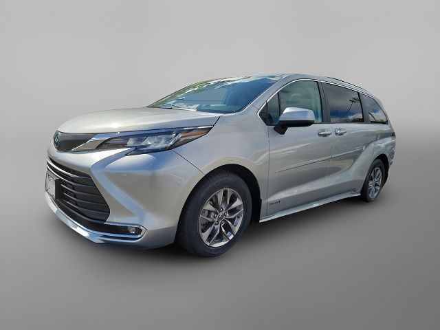 2021 Toyota Sienna XLE