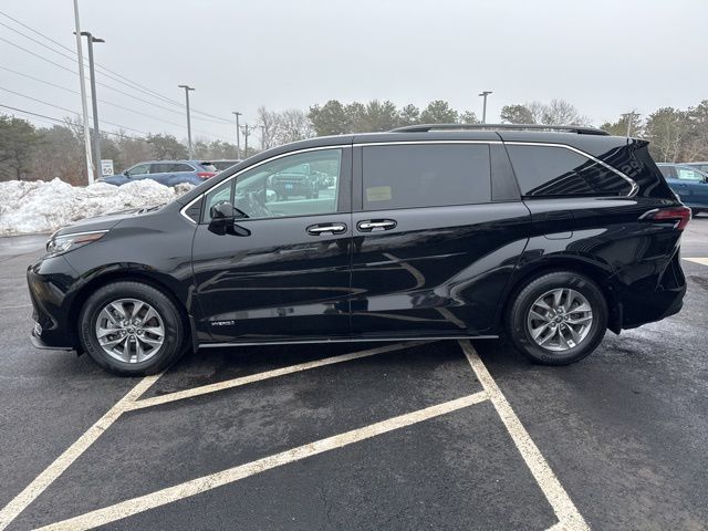 2021 Toyota Sienna XLE