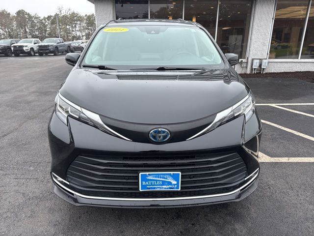 2021 Toyota Sienna XLE