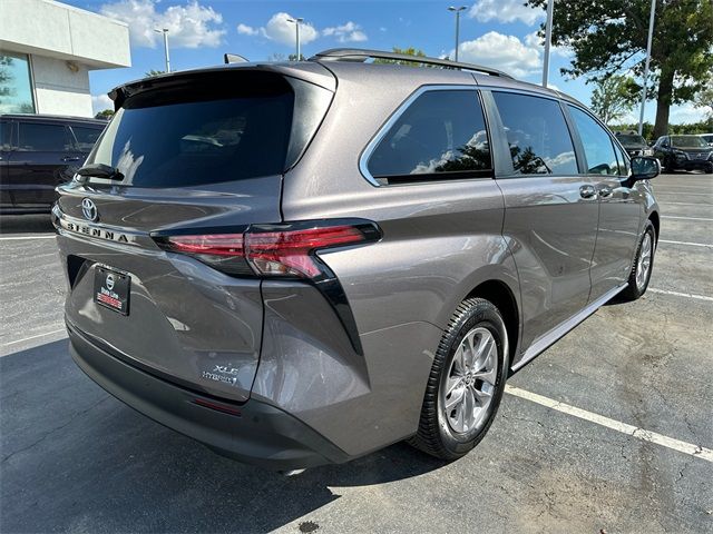 2021 Toyota Sienna XLE