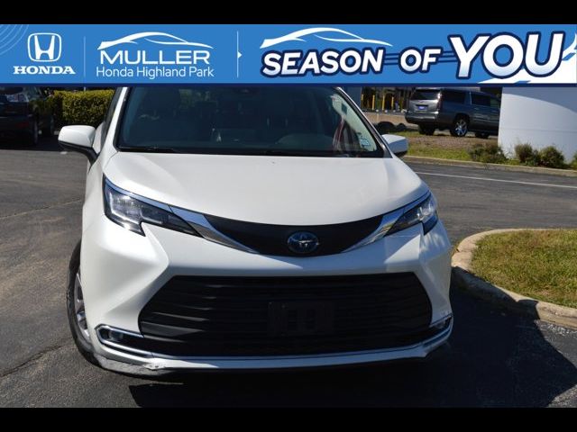 2021 Toyota Sienna XLE