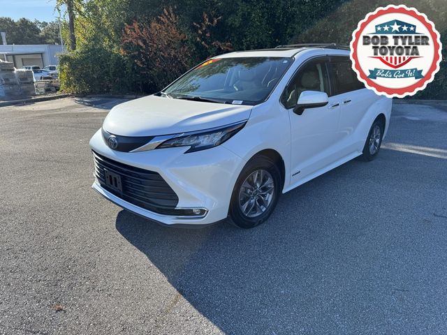 2021 Toyota Sienna XLE