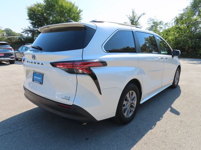 2021 Toyota Sienna XLE