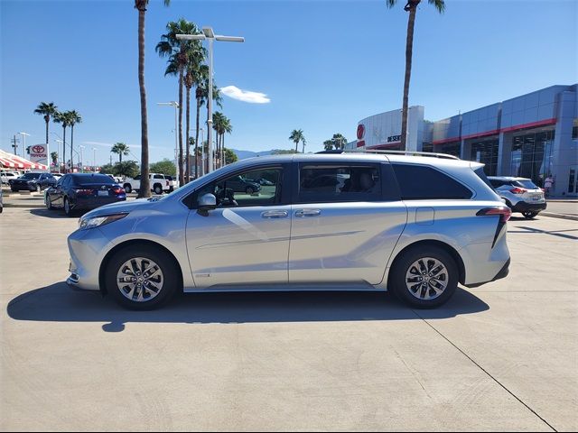 2021 Toyota Sienna XLE