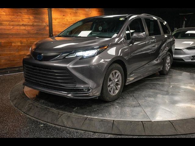 2021 Toyota Sienna XLE