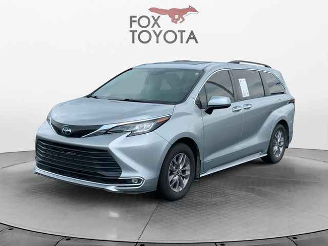 2021 Toyota Sienna XLE