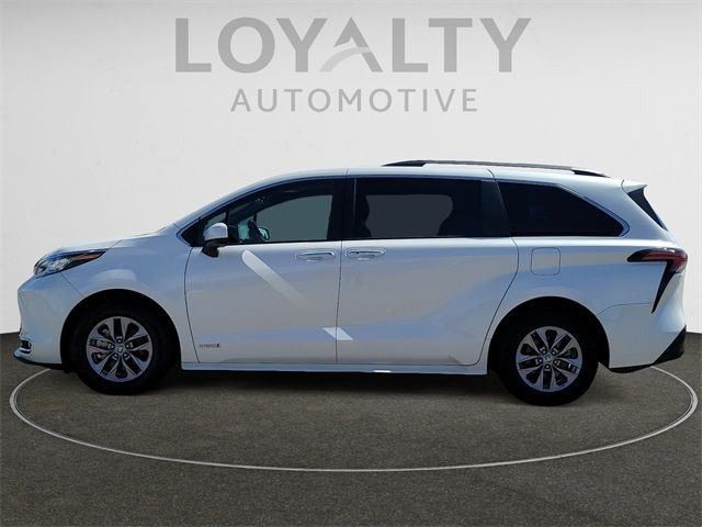 2021 Toyota Sienna XLE