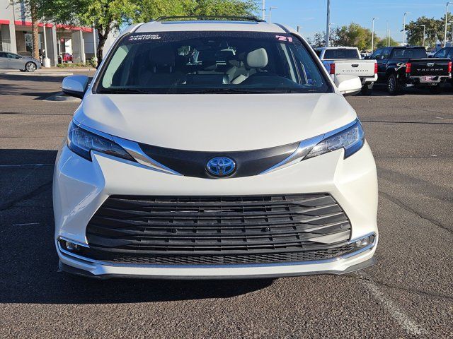 2021 Toyota Sienna XLE