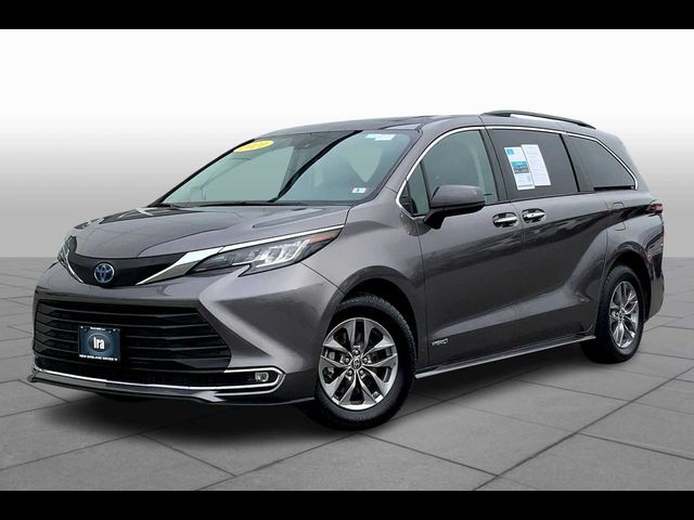 2021 Toyota Sienna XLE