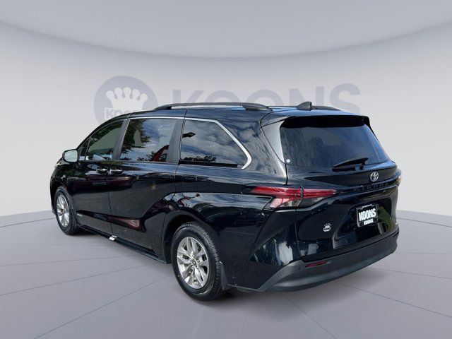 2021 Toyota Sienna XLE