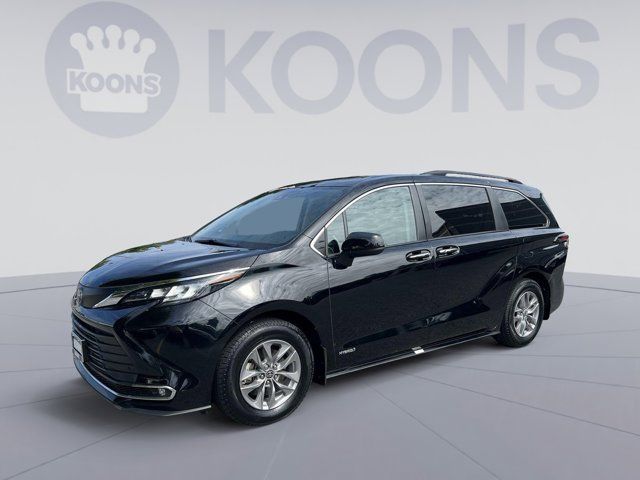 2021 Toyota Sienna XLE