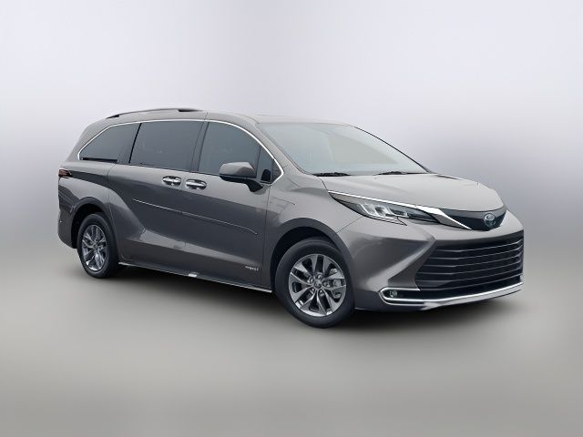 2021 Toyota Sienna XLE