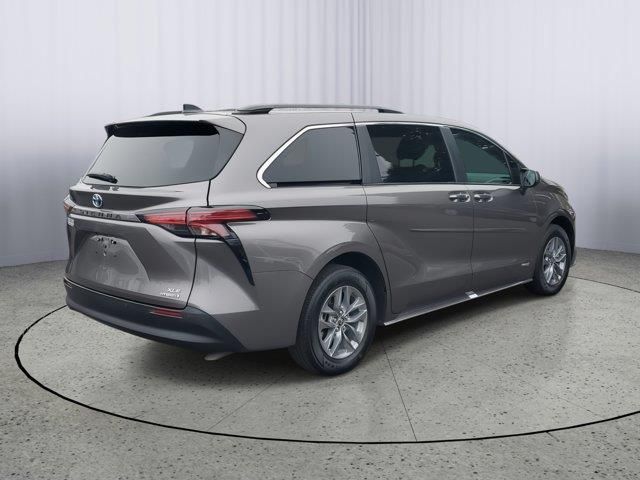 2021 Toyota Sienna XLE