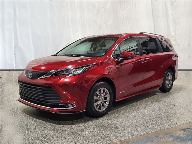 2021 Toyota Sienna XLE