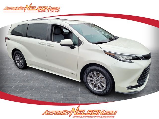 2021 Toyota Sienna XLE