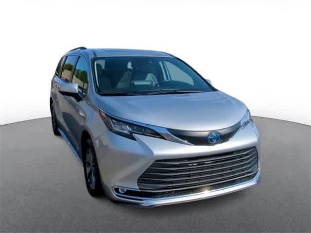 2021 Toyota Sienna XLE