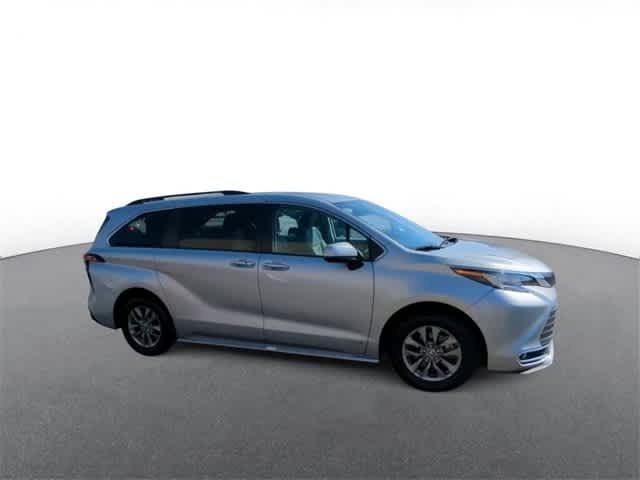 2021 Toyota Sienna XLE