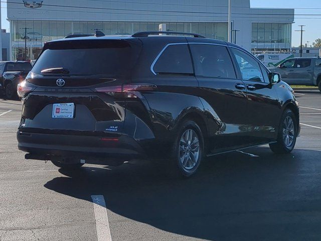 2021 Toyota Sienna XLE