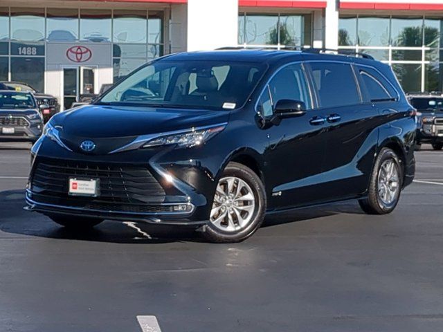 2021 Toyota Sienna XLE