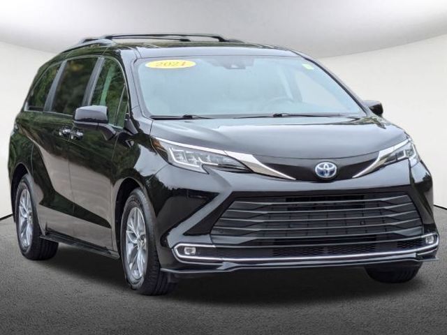 2021 Toyota Sienna XLE