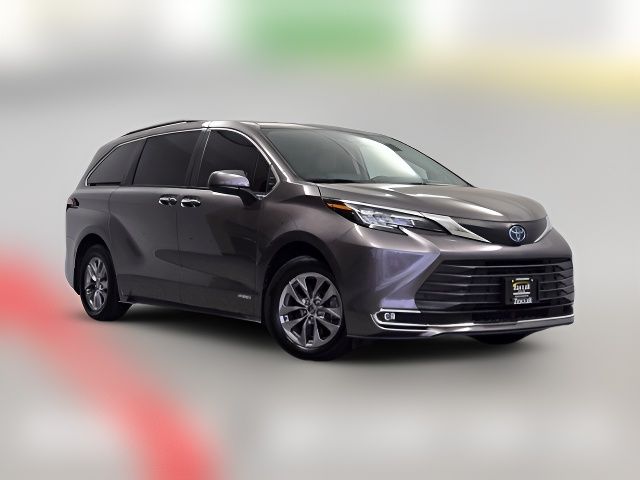 2021 Toyota Sienna XLE