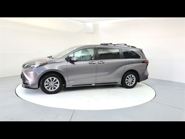 2021 Toyota Sienna XLE