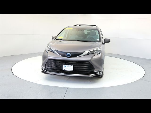 2021 Toyota Sienna XLE