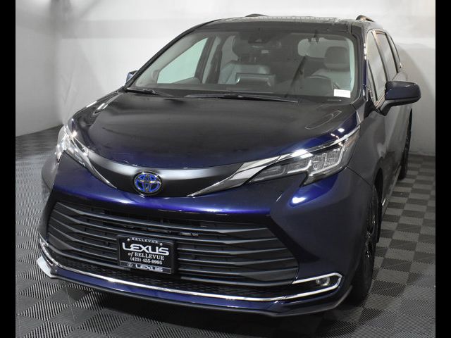 2021 Toyota Sienna XLE