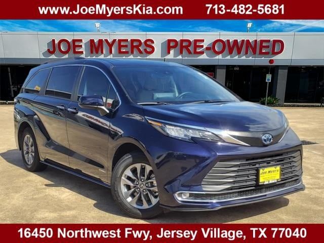 2021 Toyota Sienna XLE