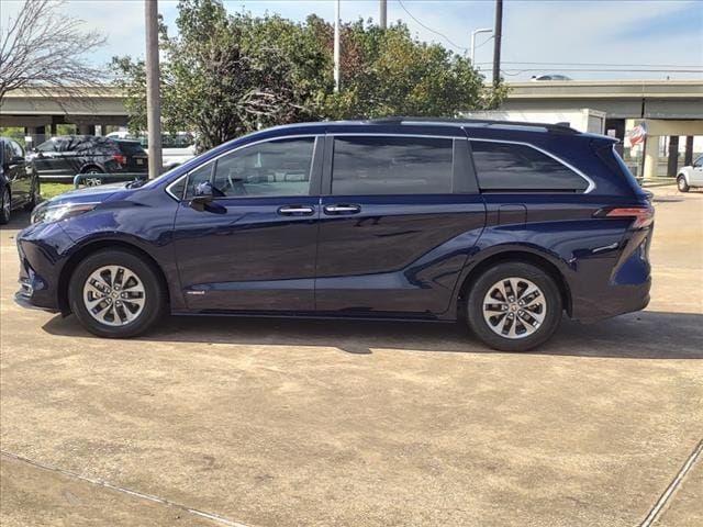 2021 Toyota Sienna XLE