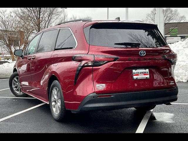 2021 Toyota Sienna XLE