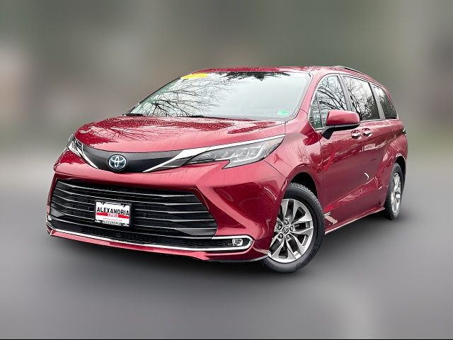 2021 Toyota Sienna XLE