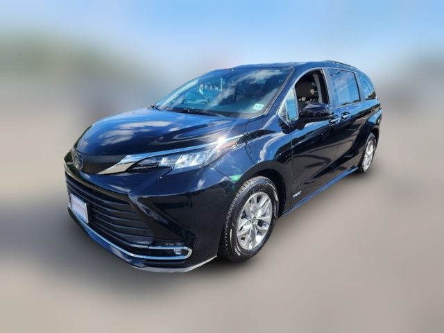 2021 Toyota Sienna XLE