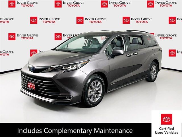 2021 Toyota Sienna XLE