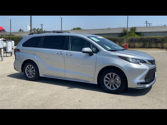 2021 Toyota Sienna XLE