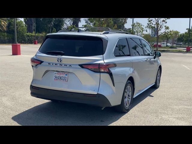 2021 Toyota Sienna XLE