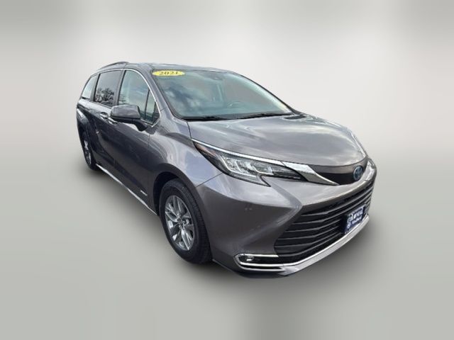 2021 Toyota Sienna XLE