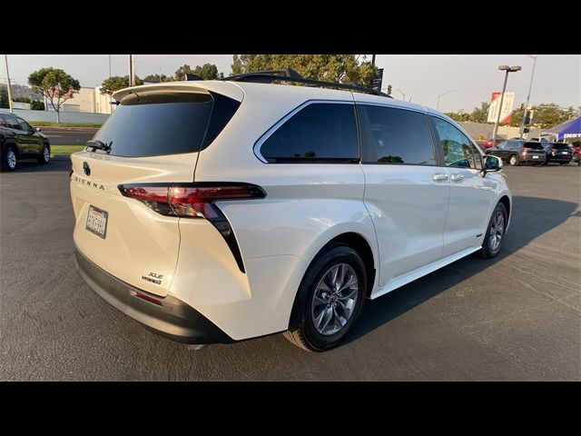 2021 Toyota Sienna XLE