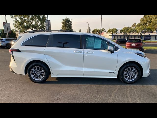 2021 Toyota Sienna XLE