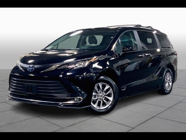 2021 Toyota Sienna XLE